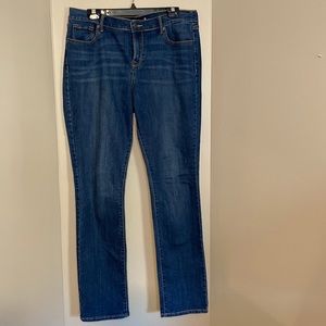 Women’s Old Navy medium wash jeans - size 12 long